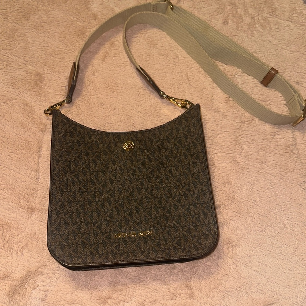 Michael Kors crossbody